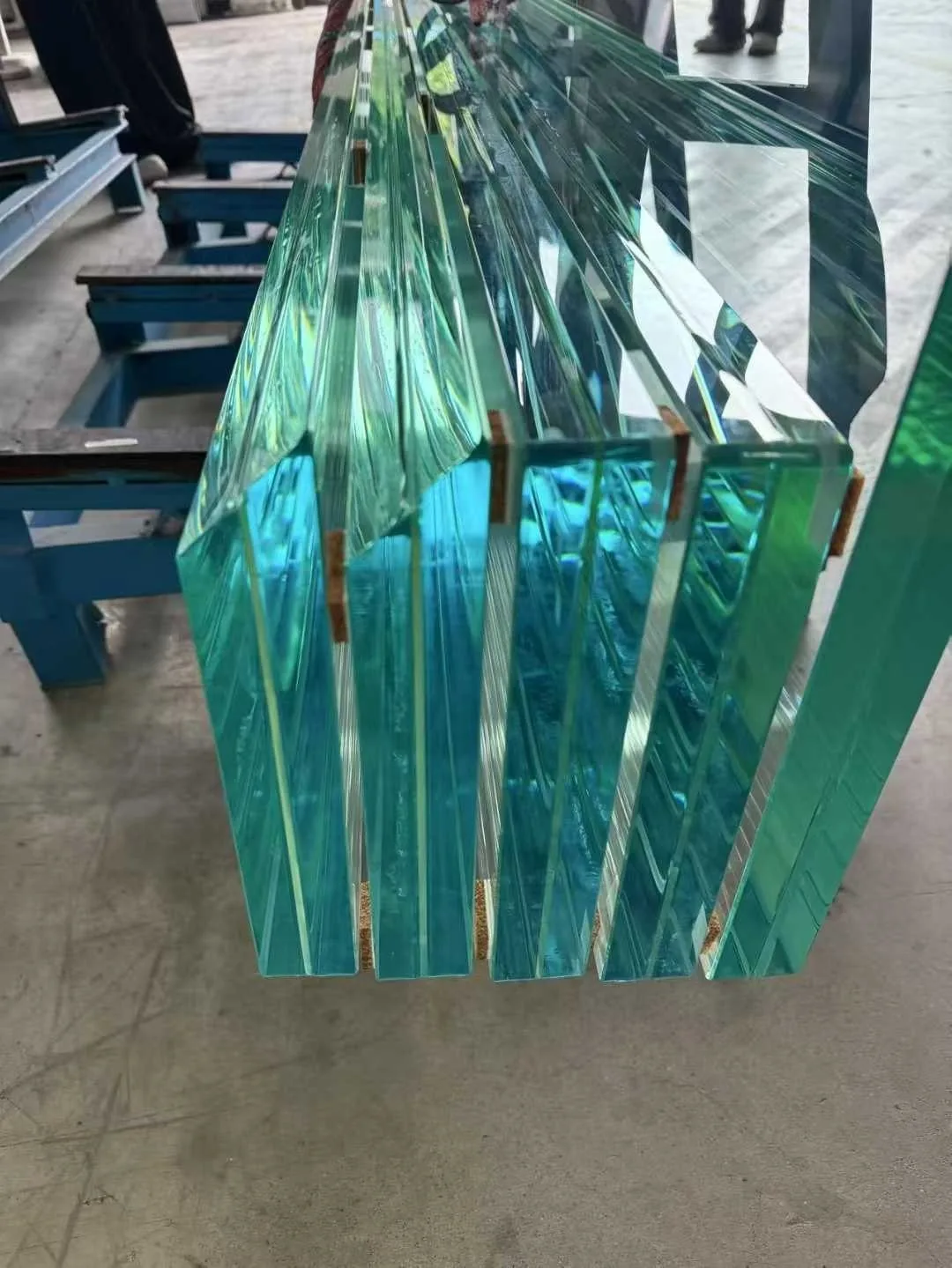 Laminated glass